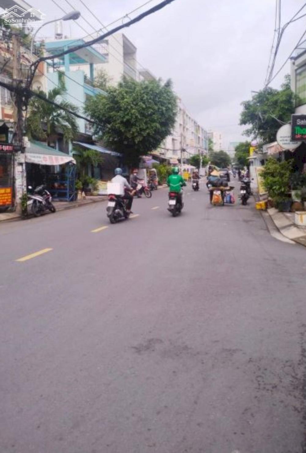 Bán nhà Mặt tiền Tỉnh Lộ 10, DT 110m², hơn 3 tỷ, 4 tầng BTCT, 4 PN, 5WC.