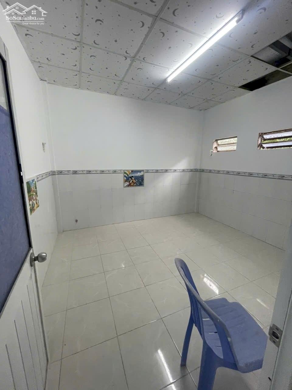 233CHO THUÊ NHÀ Trệt lửng (đã sơn mới) . Hẻm Hoàng Quốc Việt, An Bình, Ninh Kiều