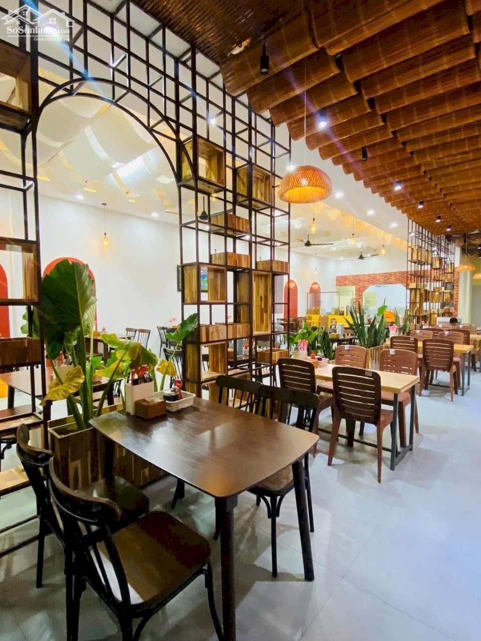 Sang mặt bằng quán đường Đào Tấn, Phan Thiết 270m2. Giá 12tr/ tháng