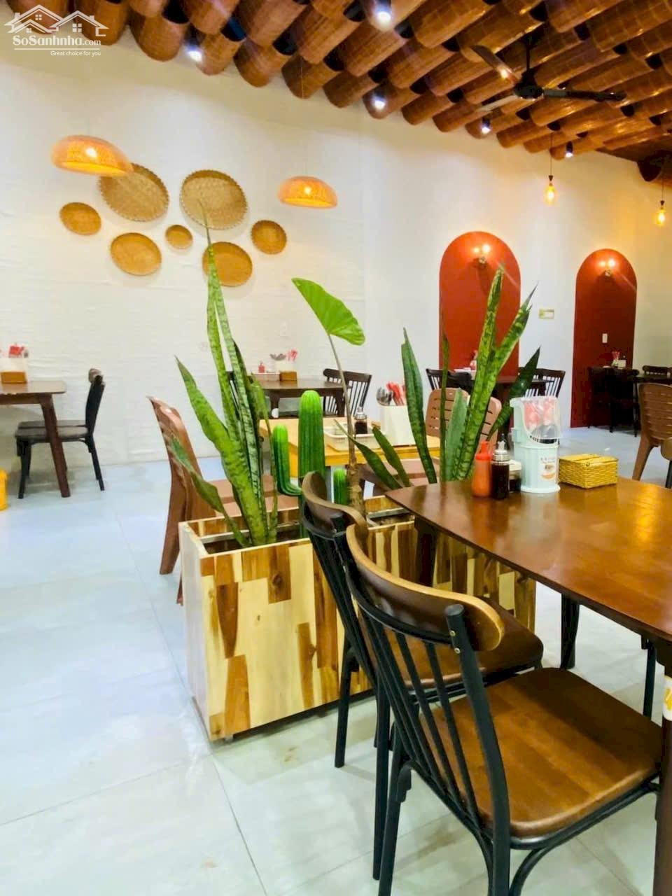 Sang mặt bằng quán đường Đào Tấn, Phan Thiết 270m2. Giá 12tr/ tháng
