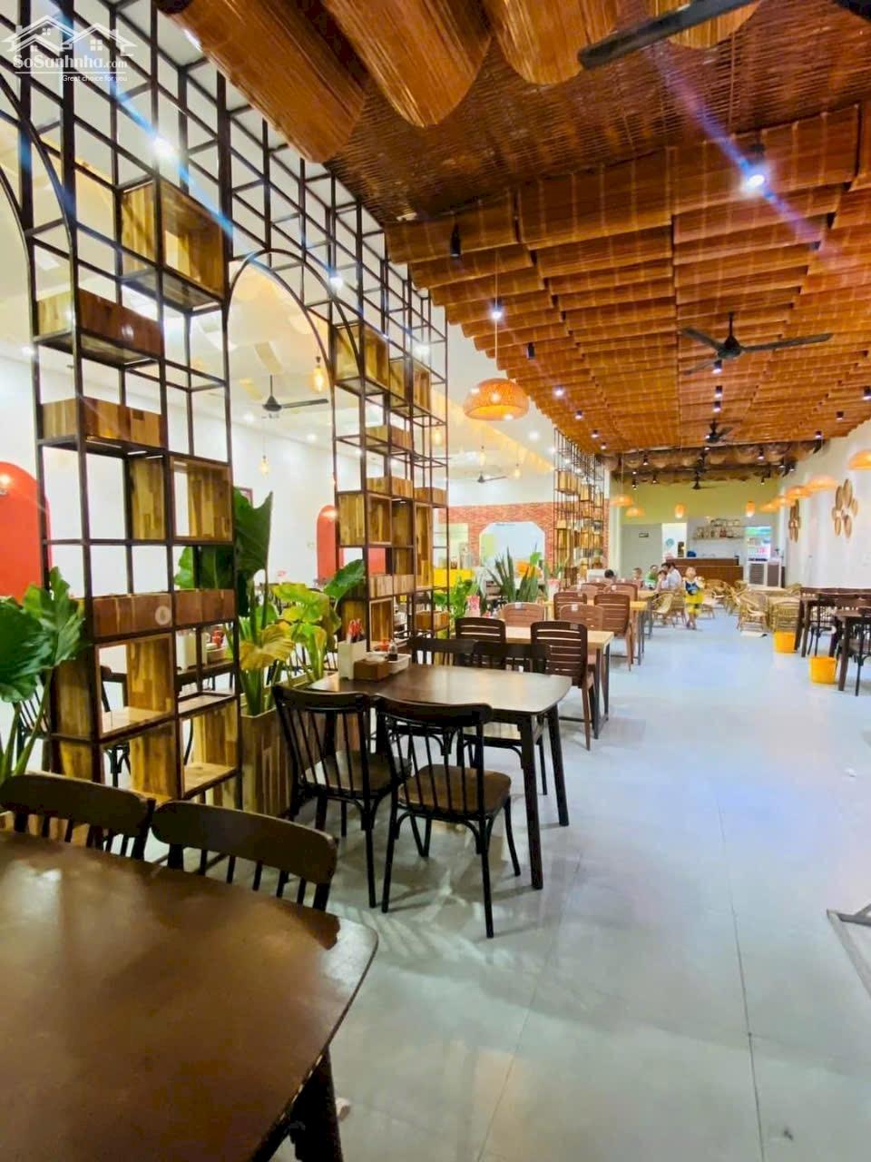 Sang mặt bằng quán đường Đào Tấn, Phan Thiết 270m2. Giá 12tr/ tháng