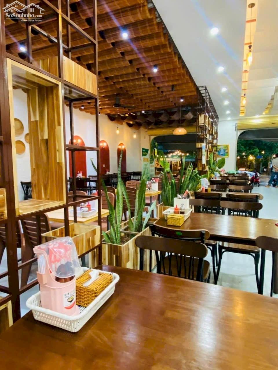 Sang mặt bằng quán đường Đào Tấn, Phan Thiết 270m2. Giá 12tr/ tháng