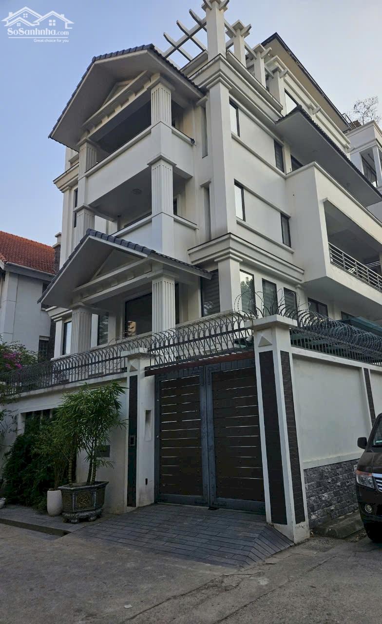 Cho thuê nhà sân vườn ở Tô Hiệu 123m2 x 3,5 tầng, oto đỗ cửa ở làm vp, café, trung tâm tiếng