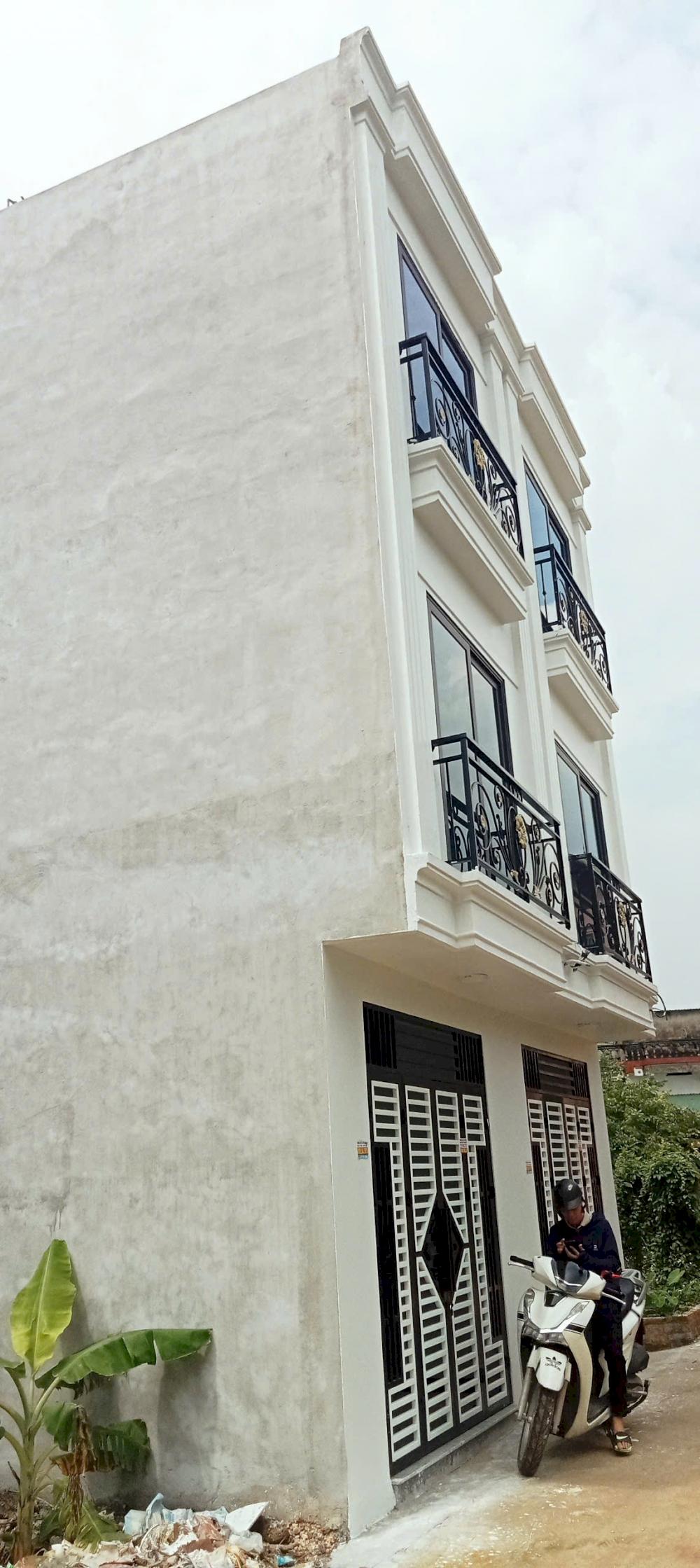 Bán Nhà 33m2* Giá 2ty4, 3 Tầng 1 tum, Gần Chục Chính 100m, Tiện ích ngập tràn,ÔTÔ Đỗ Cửa