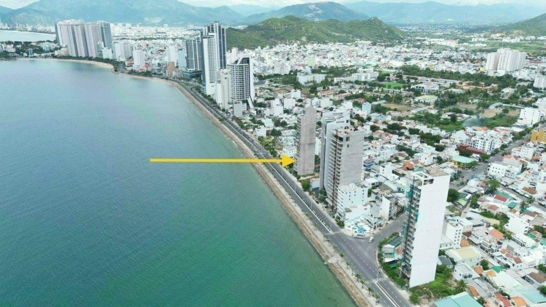 Bán Khách Sạn 21 Tầng Mặt Tiền Phạm Văn Đồng View Trực Diện Biển Nha Trang