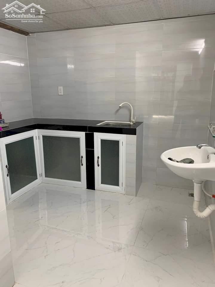Chủ cần bán nhà C4 , Núi Thành, TT Hải Châu, giá chỉ 2 tỷ.