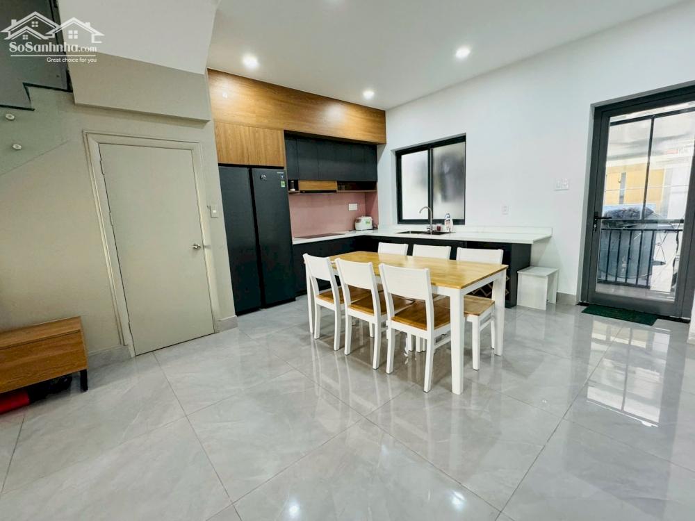 Nhà phố an ninh 5 x 15 River Park có nội thất