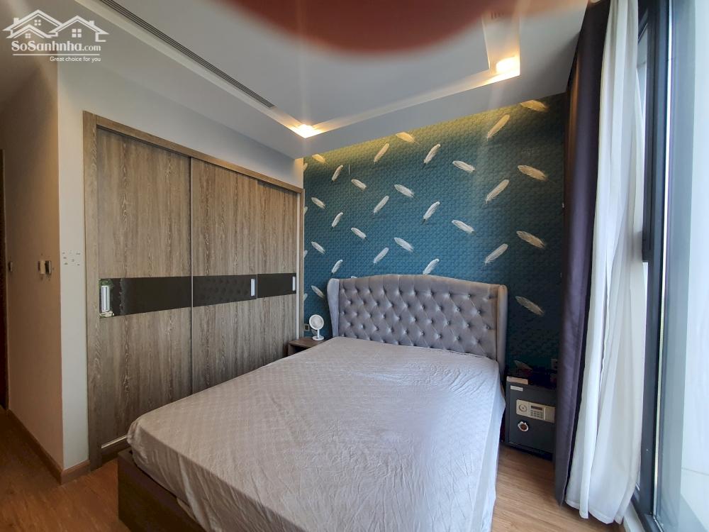 Cho thuê căn góc 4PN dt 167m2 đủ đồ CC Vinhomes 54A Nguyễn Chí Thanh, LH: 0912,396,400