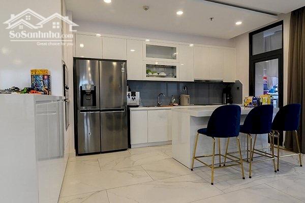 Cho thuê căn góc 4PN dt 167m2 đủ đồ CC Vinhomes 54A Nguyễn Chí Thanh, LH: 0912,396,400