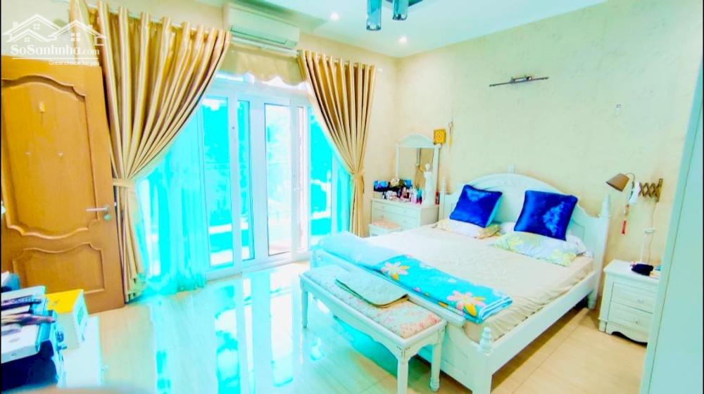 Bán biệt thự HuynDai, Bảo vệ 24/7, 3 thoáng, Hàng xóm UB Quận, 180m2, MT 10m, 33 tỷ