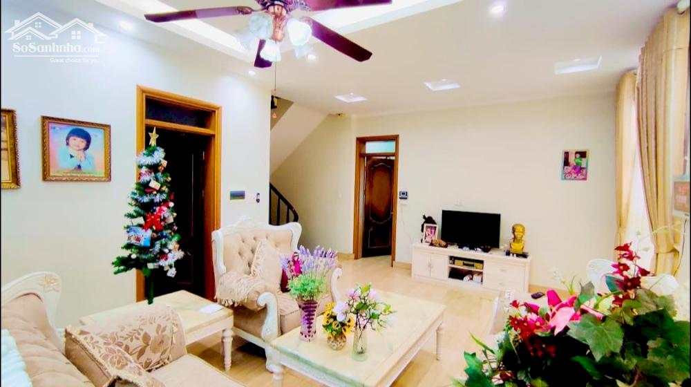 Bán biệt thự HuynDai, Bảo vệ 24/7, 3 thoáng, Hàng xóm UB Quận, 180m2, MT 10m, 33 tỷ