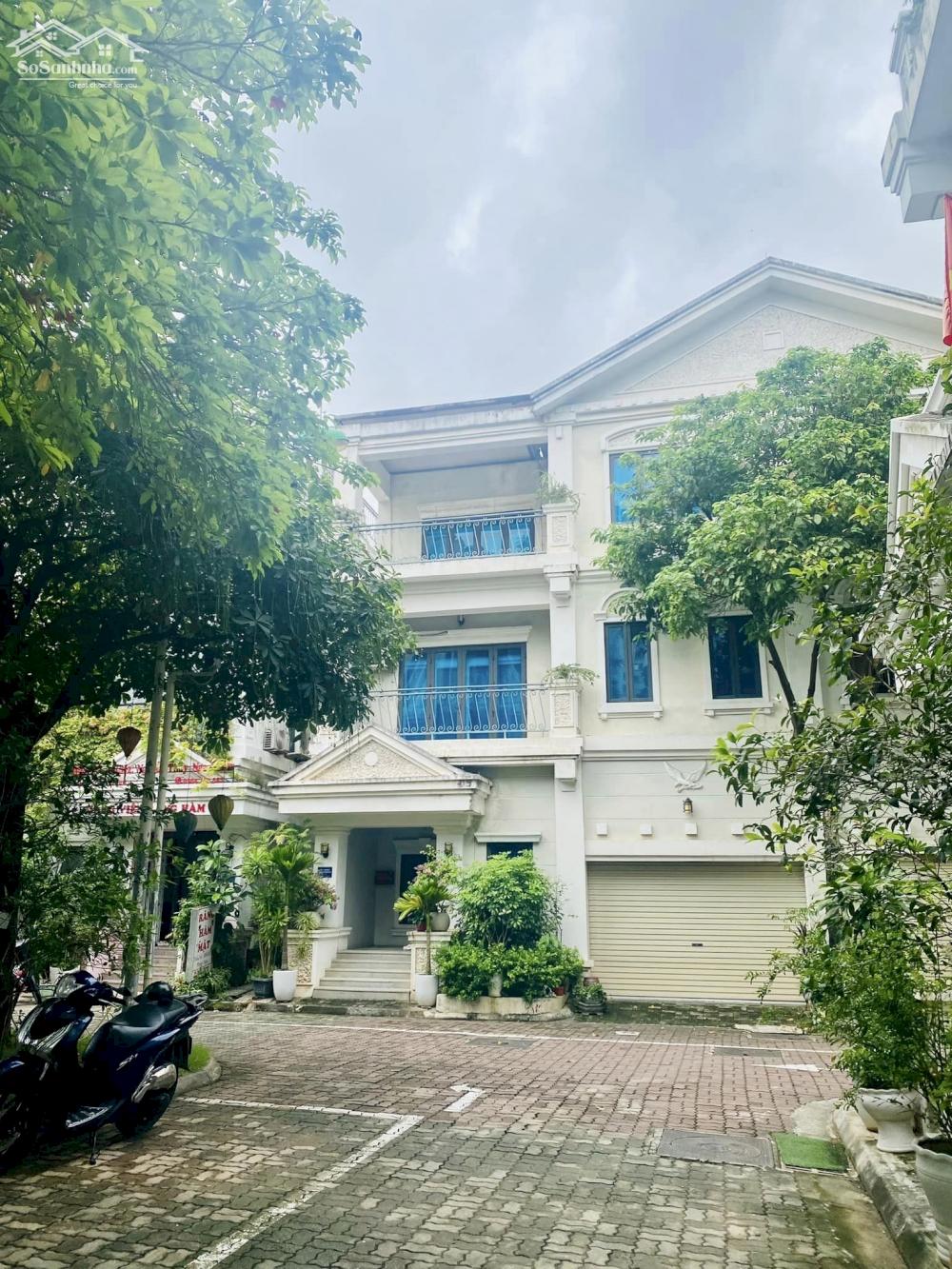 Bán biệt thự HuynDai, Bảo vệ 24/7, 3 thoáng, Hàng xóm UB Quận, 180m2, MT 10m, 33 tỷ