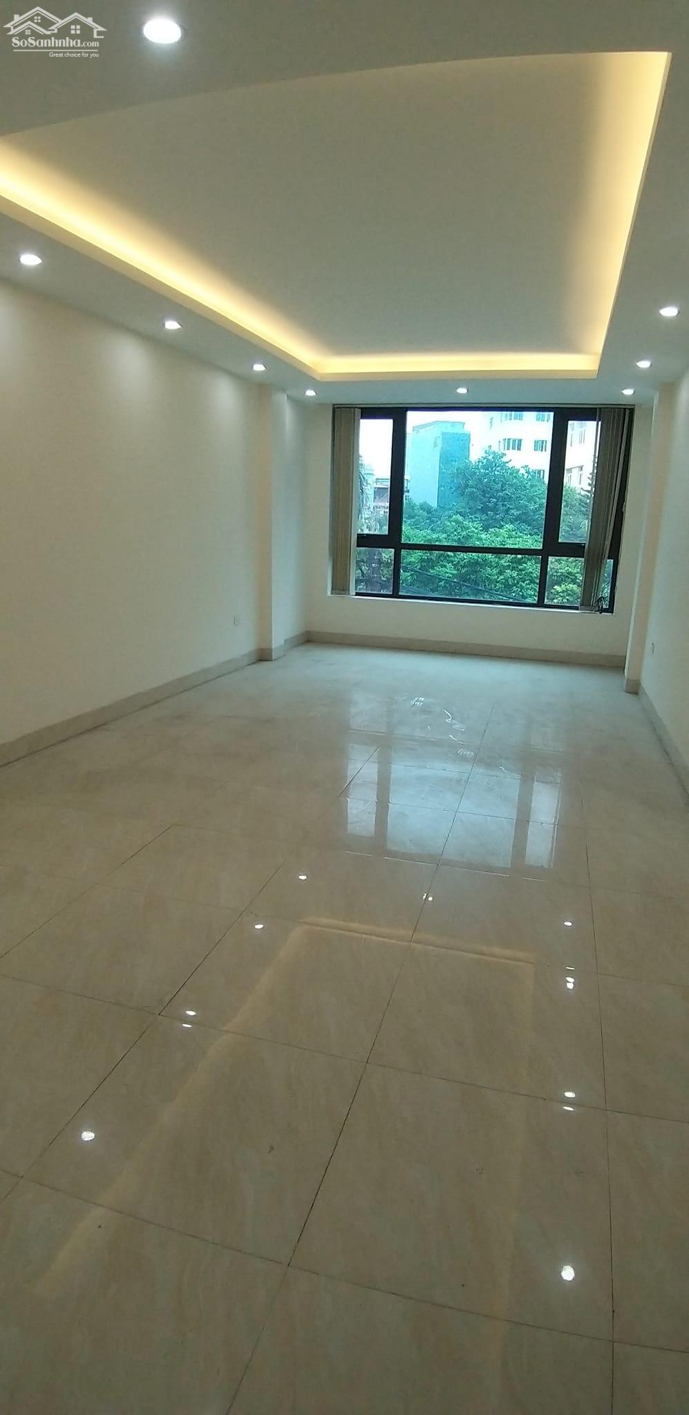 Bán tòa nhà mặt phố Hoàng Văn Thái 8 tầng thang máy, kdoanh, vỉa hè, 70m2, MT 4m, 28 tỷ