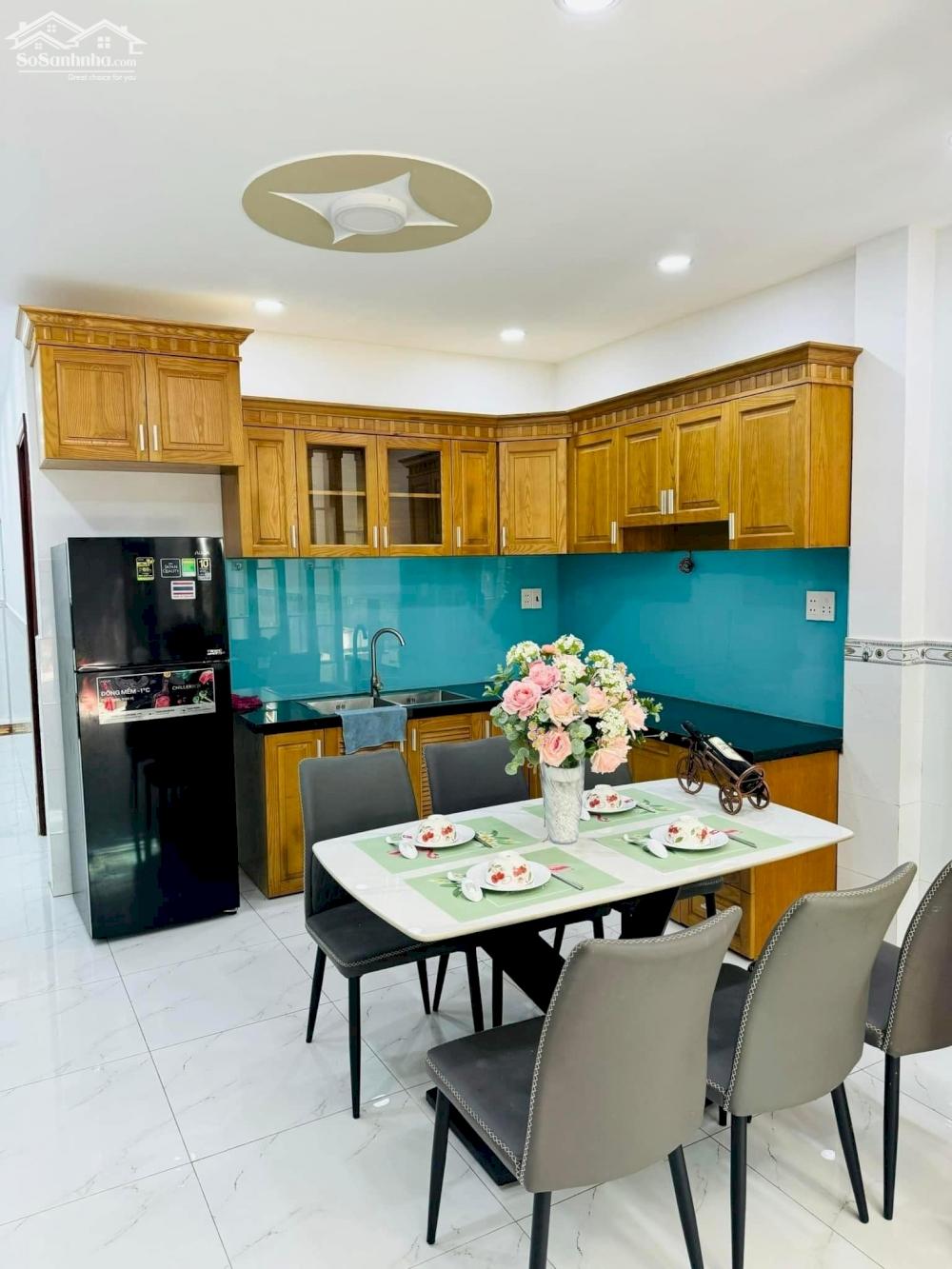 Bán nhà 3 tầng mới keng,37m2, hẻm xe hơi gần đường 3/2 quận 10, cho thuê 25tr/th, 6.x TỶ