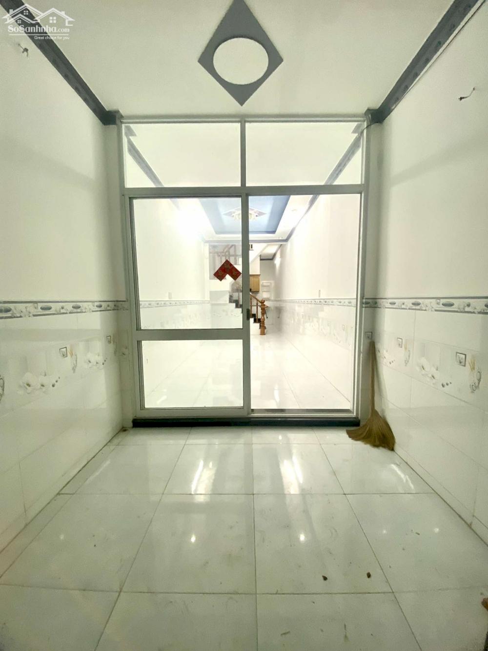 Bán Nhà 2 Tầng - Mặt Tiền Hiệp Thành, Quận 12 - Không Lộ Giới - Giá Rẻ 3.5 tỷ TL.