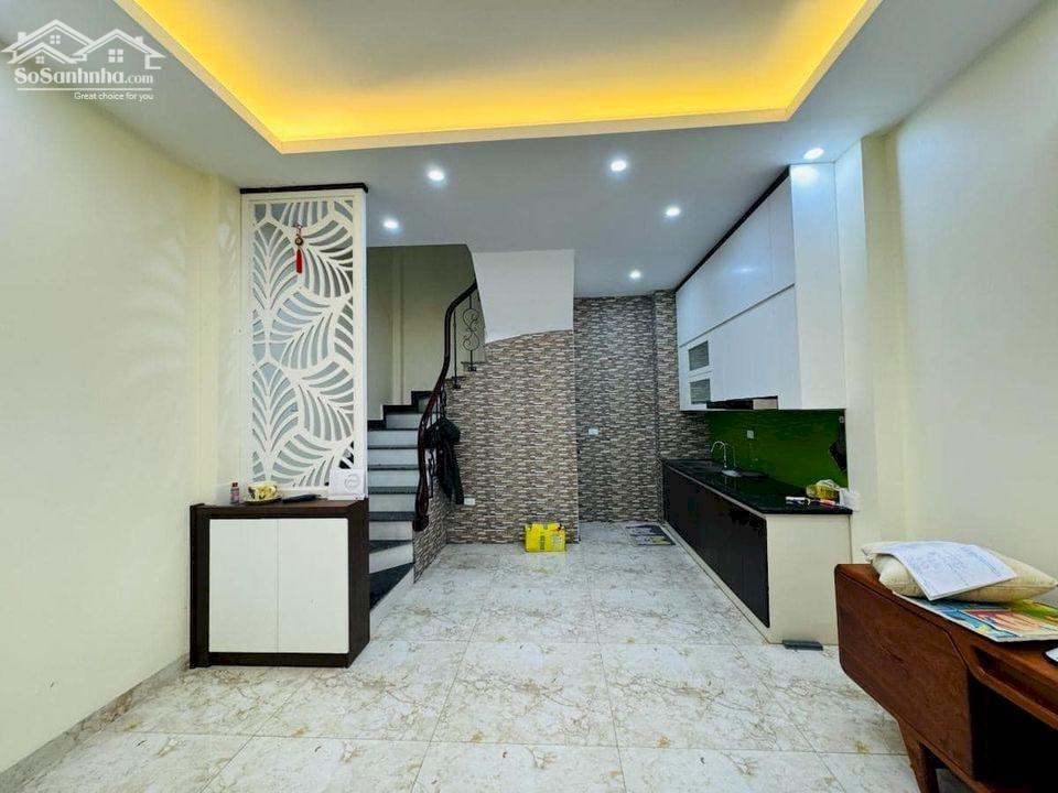 Nhà mặt phố ái mộ - đường trước nhà 3 oto tránh – giá hơn 7 tỷ!