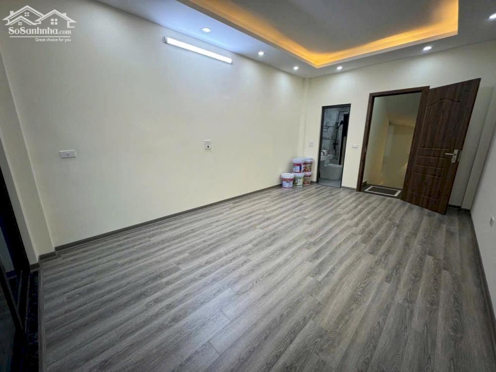 Nhà xây mới,giá siêu đẹp phố ái mộ.