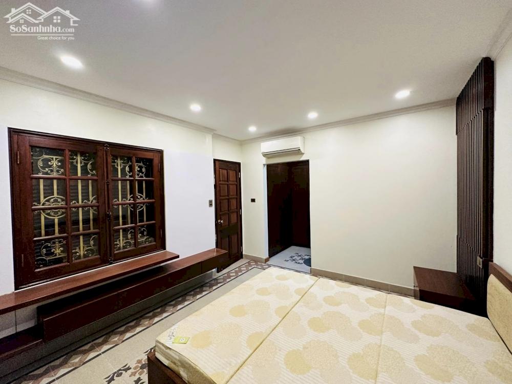 Biệt Thự phường Quảng An, Nhà lô góc siêu thoáng đẹp, Ô tô quanh nhà. Dt 100m*5t, Mt 18m, 40 tỷ