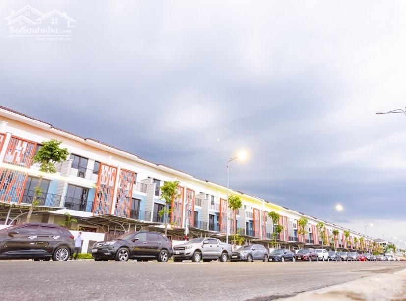 Nhà bán Bình Dương, ngay Vsip2, đối diện công viên tiểu khu Khu đô thị Sun Casa