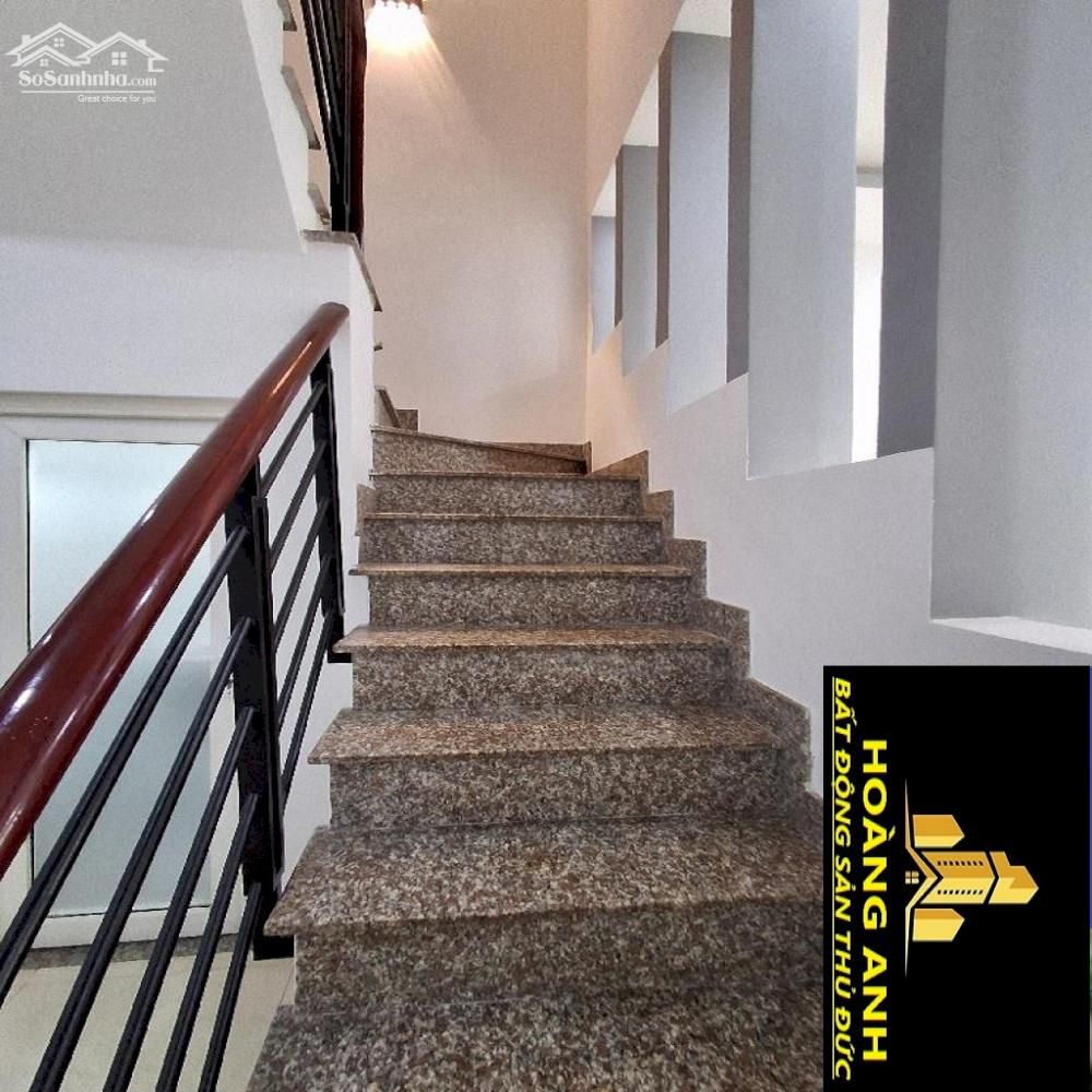 Bán gấp nhà mặt phố đường ô tô thông tại Phường Cát Lái , Quận 2 _ 2 tầng 4 pn _ 102 m2