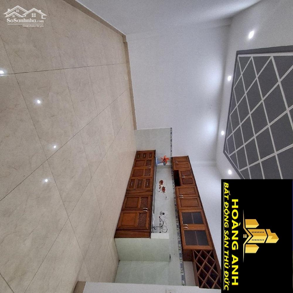 Bán gấp nhà mặt phố đường ô tô thông tại Phường Cát Lái , Quận 2 _ 2 tầng 4 pn _ 102 m2