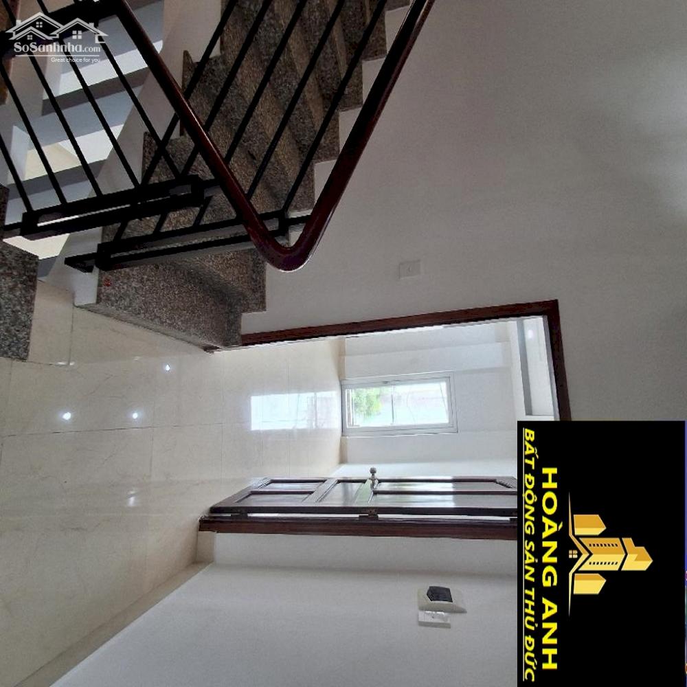 Bán gấp nhà mặt phố đường ô tô thông tại Phường Cát Lái , Quận 2 _ 2 tầng 4 pn _ 102 m2