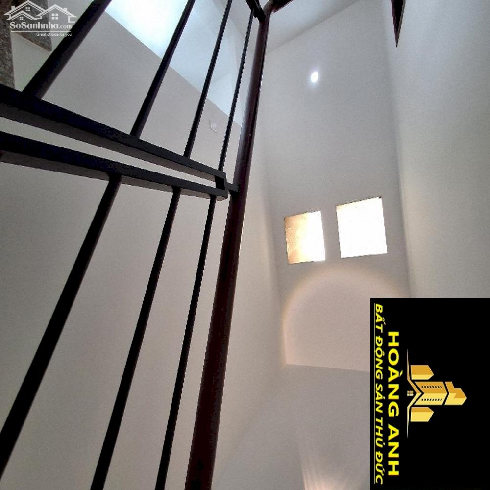 Bán gấp nhà mặt phố đường ô tô thông tại Phường Cát Lái , Quận 2 _ 2 tầng 4 pn _ 102 m2