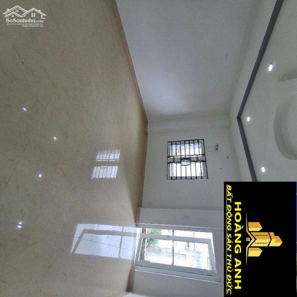 Bán gấp nhà mặt phố đường ô tô thông tại Phường Cát Lái , Quận 2 _ 2 tầng 4 pn _ 102 m2
