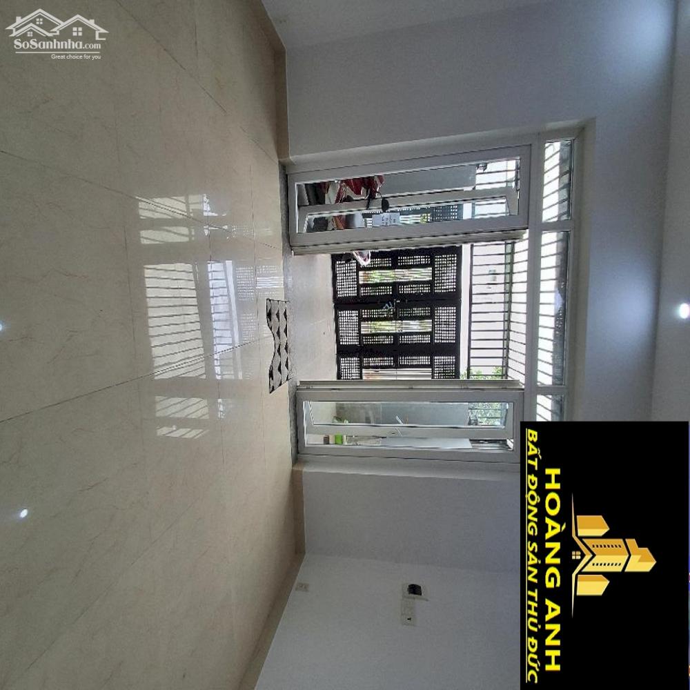 Bán gấp nhà mặt phố đường ô tô thông tại Phường Cát Lái , Quận 2 _ 2 tầng 4 pn _ 102 m2