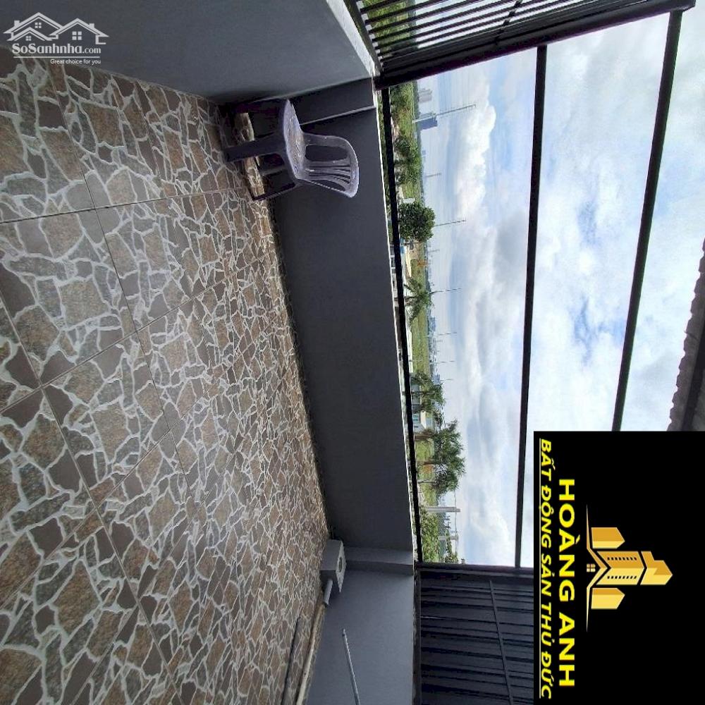 Bán gấp nhà mặt phố đường ô tô thông tại Phường Cát Lái , Quận 2 _ 2 tầng 4 pn _ 102 m2