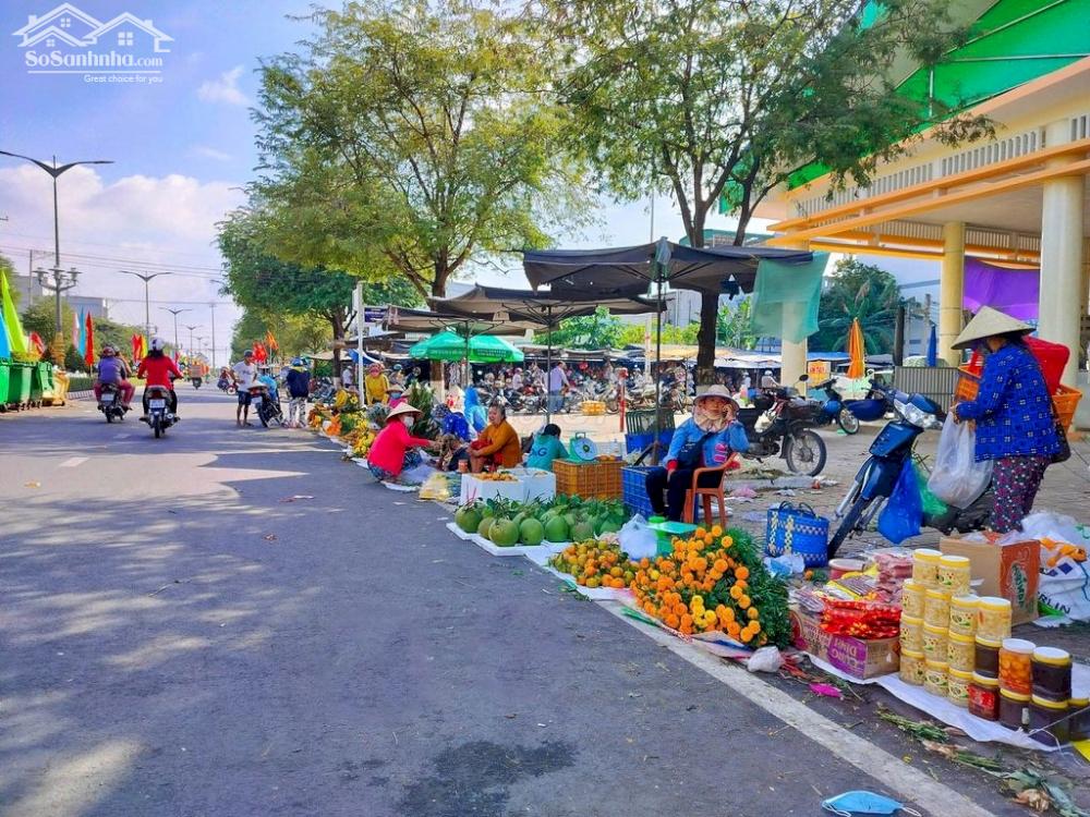 CHÍNH CHỦ CẦN BÁN 1 000M2 (NGANG 20X NỞ HẬU 35M) DÂN Ở ĐÔNG SÁT ĐƯỜNG NHỰA 32M