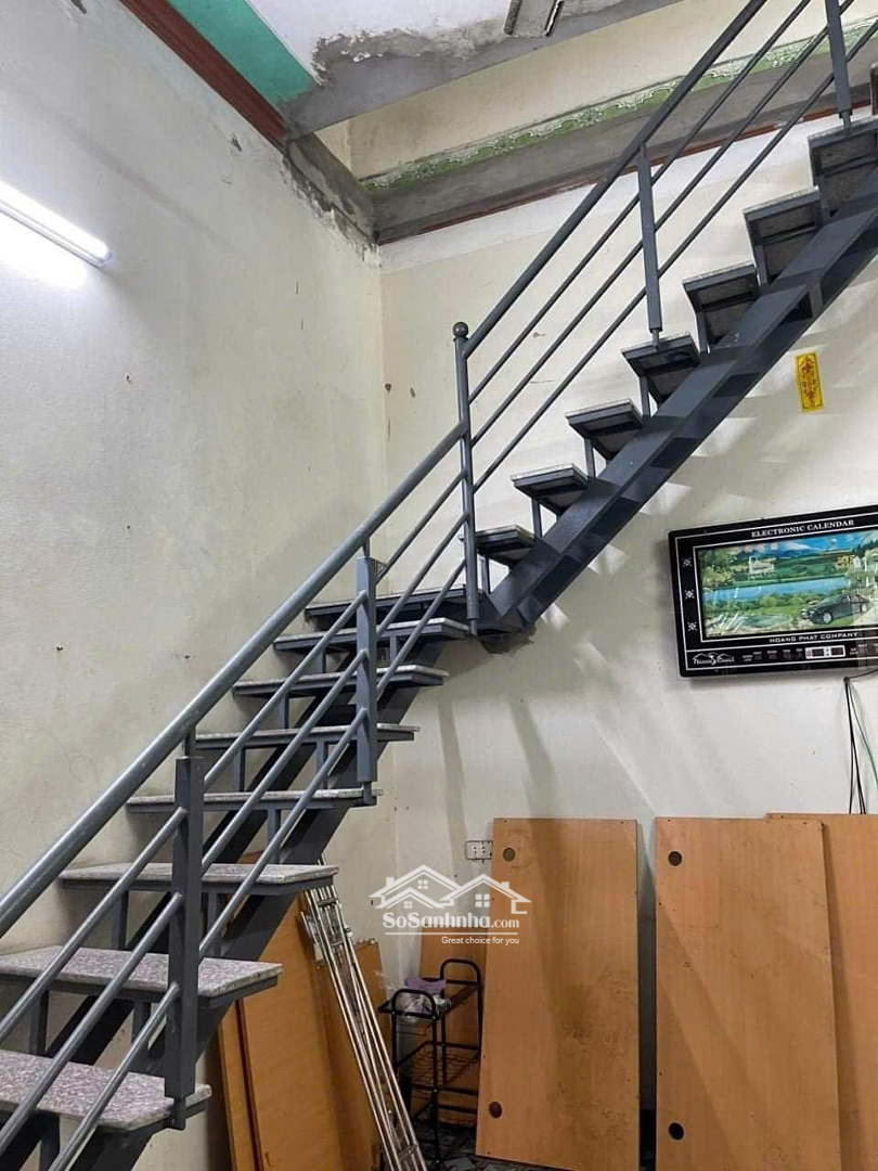 Bán Đất Tặng Nhà Đang Ở 108M2; Ô Tô Vào Đất; Cách Nhà Nghỉ Sapa 100 Mét