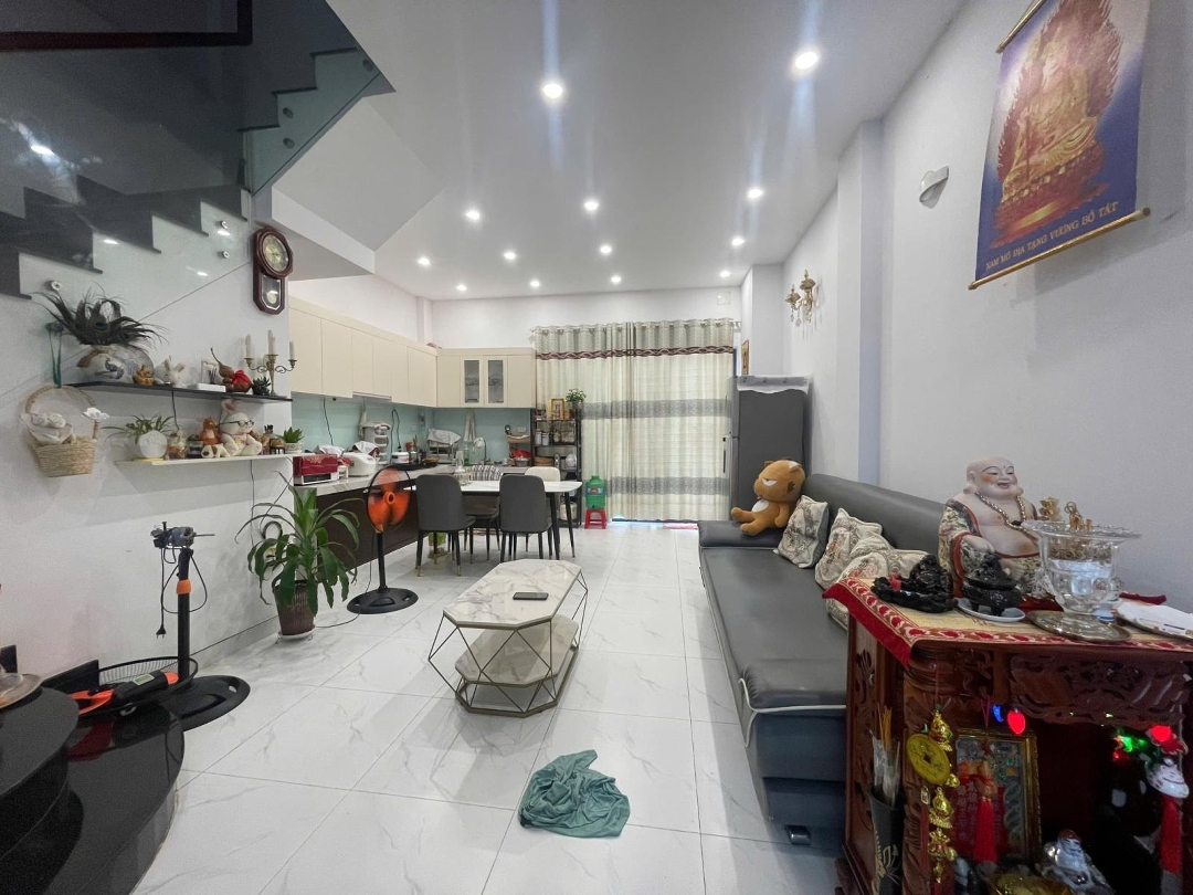 Hàng Hiếm-Bán Nhà Full Nội Thất , Dọn Về Ở Ngay, Giá Tốt Cuối Năm.