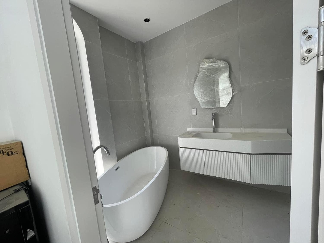 Bán Villa 361M2 Đập Hộp Đường Nước Mặn 2, Nam Việt Á