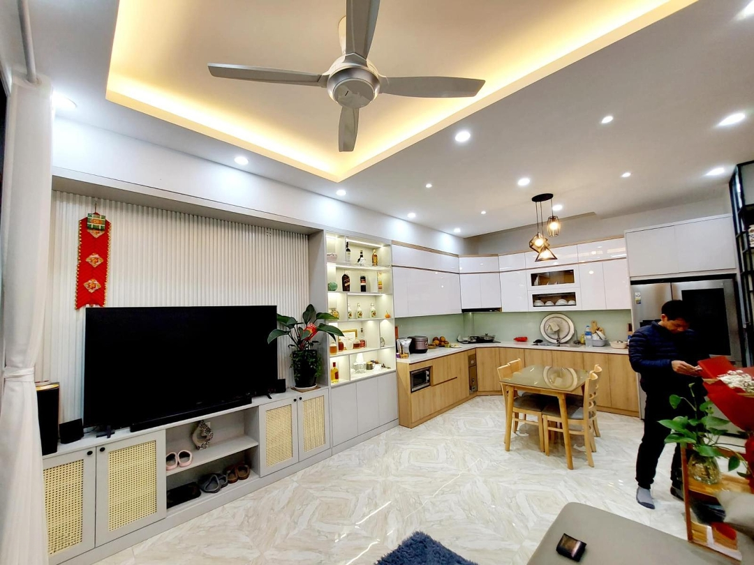 Bán Nhà Nguyễn Du 40M Ra Phố Khu Dân Trí Cao Yên Tĩnh 40M 5 Tầng Mặt Tiền 4M Ô Chờ Thang Máy