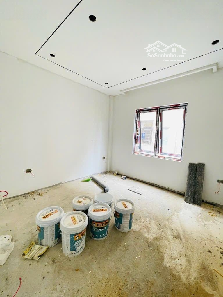 Bán Nhà Phố Ái Mộ, Diện Tích: 35M 5 Tầng Nhỉnh 5 Tỷ Ở Luôn