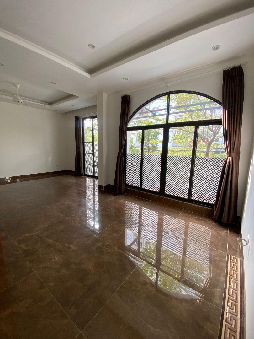 Cho Thuê Mặt Bằng Kd Phố Nguyễn Đình Thi 170M2Mặt Tiền6M Giá Bán 50 Triệu Vị Trí Đẹp. Hợp Kd Nhà Hàng - Cafe