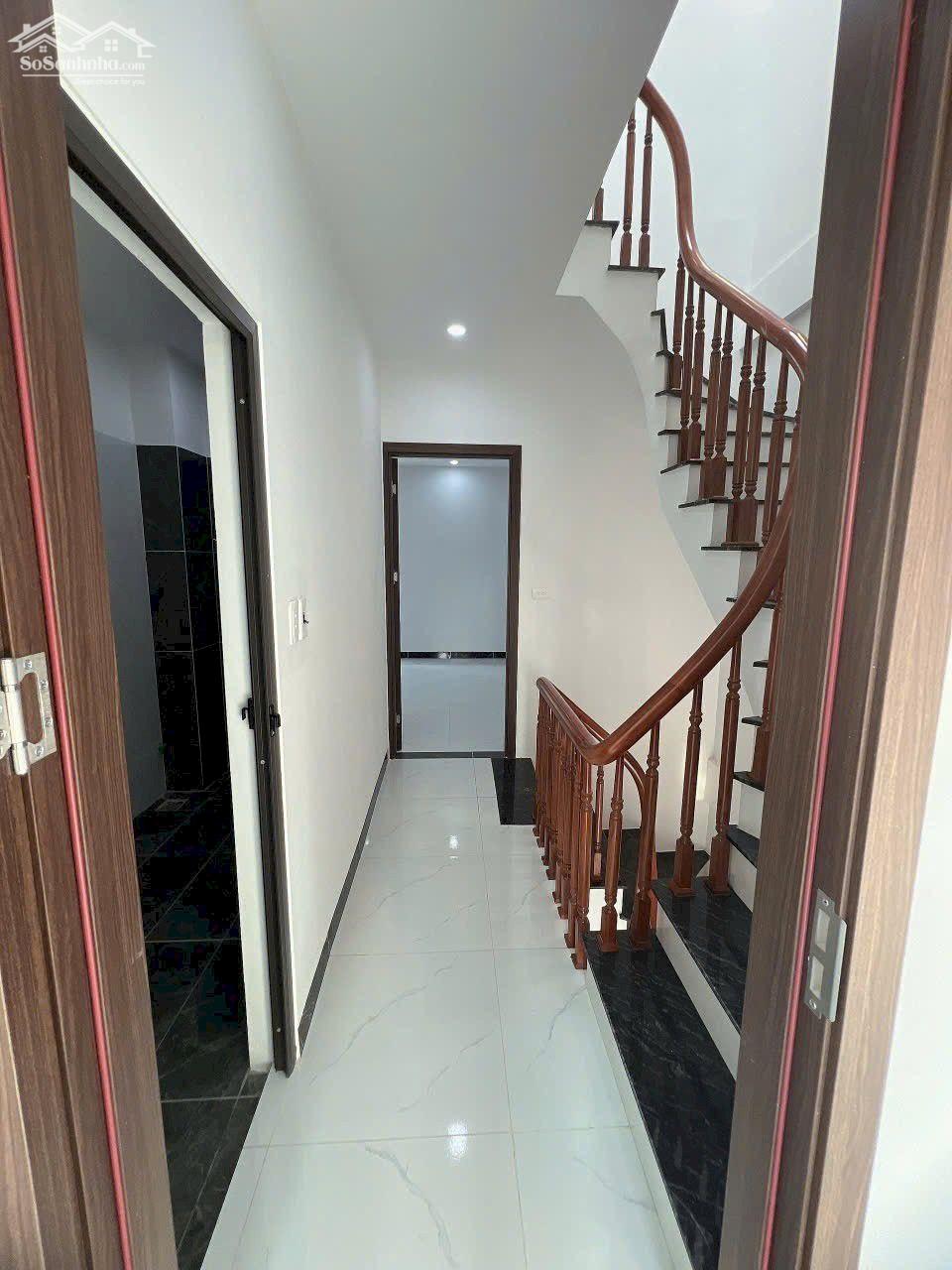 Bán căn 43m2x3T, 10m ra trục chính Địa Thành, BK 300m trường, chơ, UBND