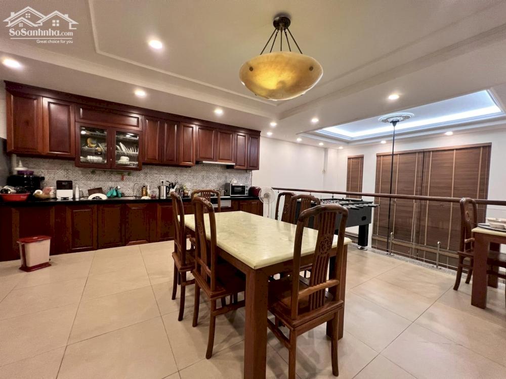 Cần bán Mặt phố Trần Nhật Duật giá 21 tỷ, dt 130m2, MT 8m, KD tốt
