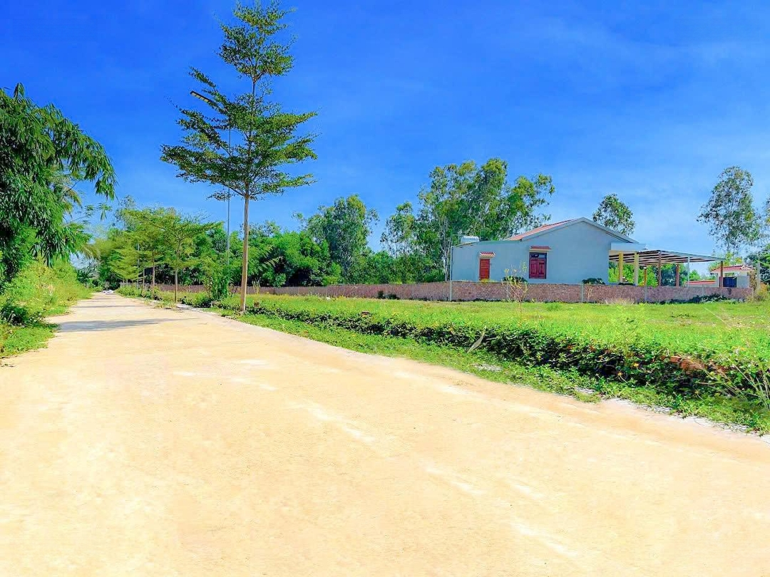 Bán Đất Giáp Ranh Hòa Tiến Đn-Sẵn Sổ- Giá Bán 660 Triệu (Áp Đụng Cho Đến Hết Ngày 15/11 Này)