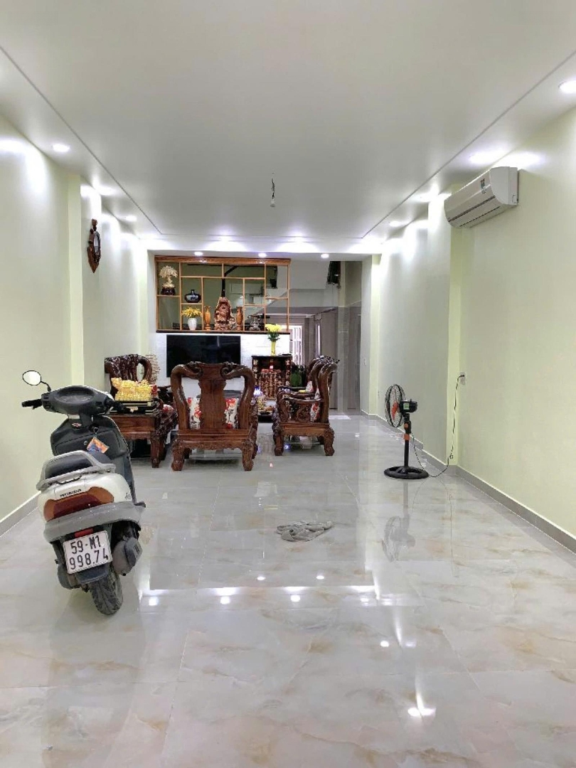 Bán Nhà Mặt Tiền 3 Tầng Ngang 4.3M Tổng 120M2 Lương Văn Can Quận 8 Gần Cầu Chà Và Chỉ 6.5 Tỷ
