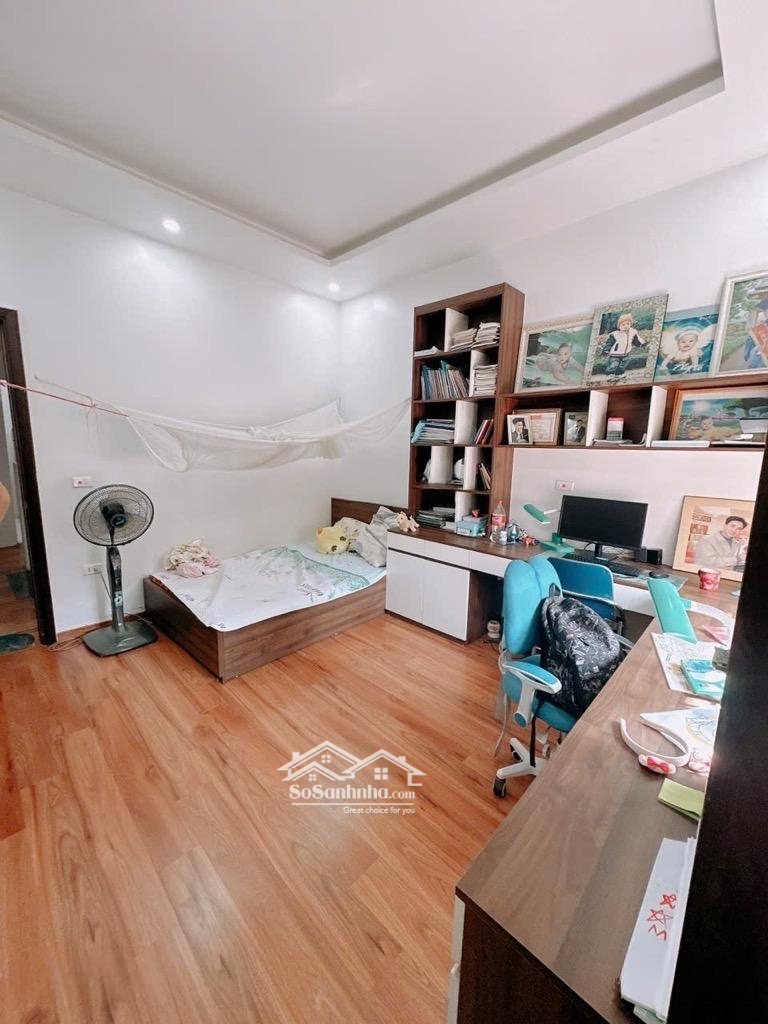 Bán Gấp Nhà Hiếm Nguyễn Phong Sắc-Ngõ Thông-Ô Tô Vào Nhà-An Ninh Tốt-Dân Trí Cao-60M-4.5.Mt-24 Tỷ