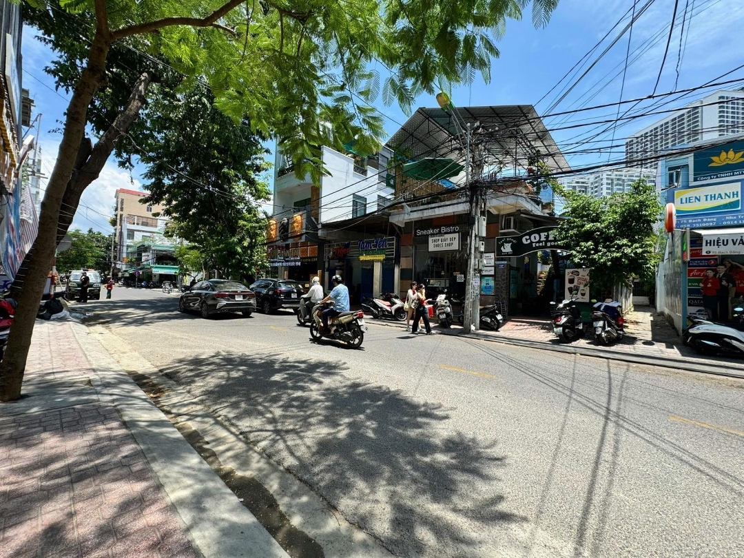 Bán Nhà Mặt Tiền Đường Bạch Đằng, Căn Góc, Vị Trí Gần Tô Hiến Thành, Liên Hệ: 0935.098.335