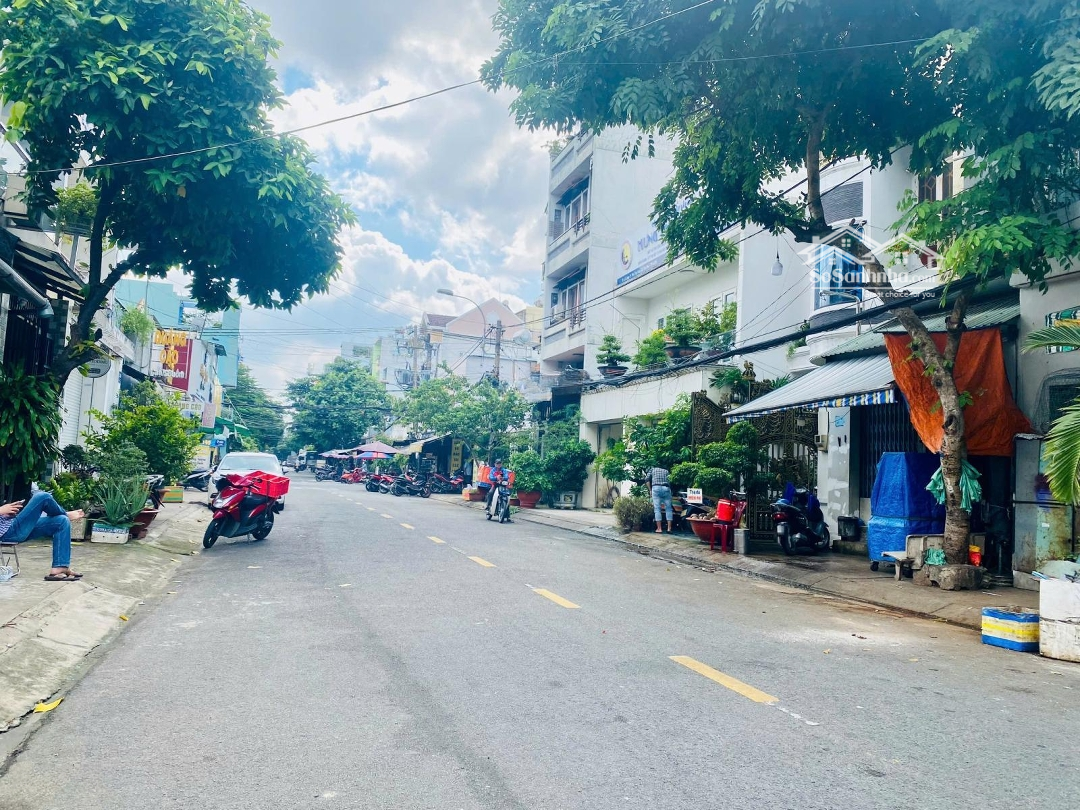 Bán Nhà Mtnb Họ Lê, Kế Nguyễn Sơn, Dt: 4X19M, Lửng, 2 Lầu + Sân Thượng, Giá: 10.4 Tỷ Tl