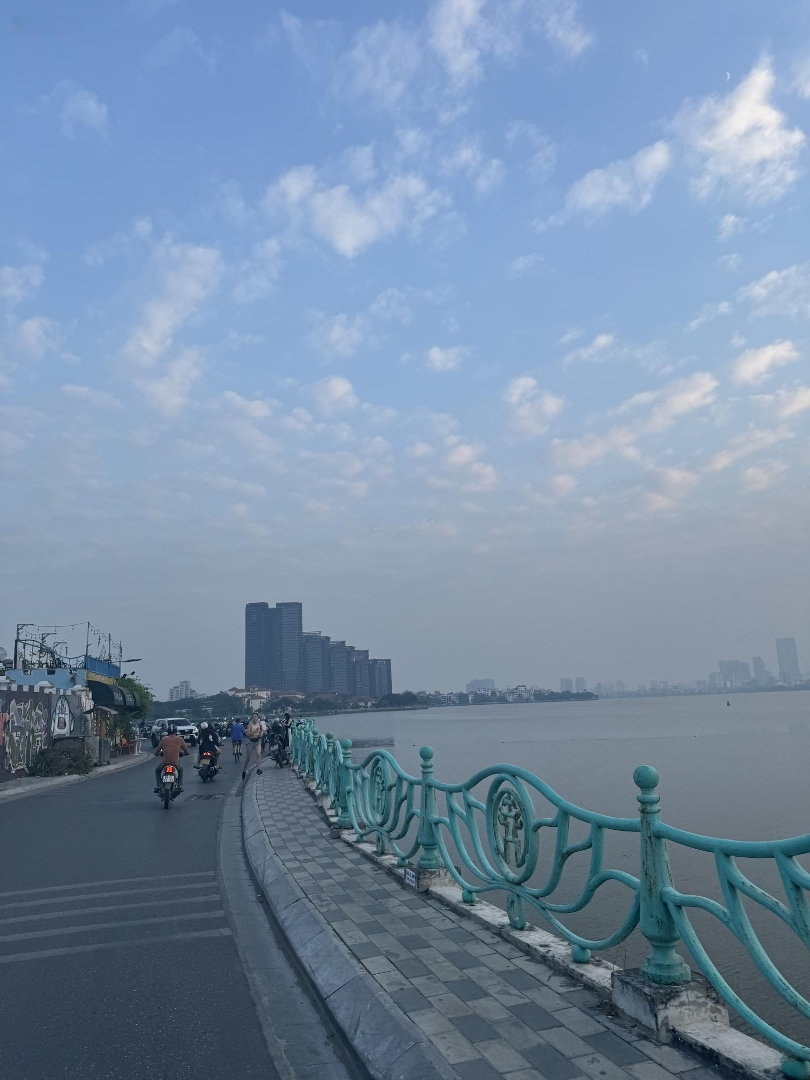 Bán Nhà Mặt Phố Nguyễn Hoàng Tôn, Diện Tích 50M, 5 Tầng Kinh Doanh , Chưa Có Sổ Đỏ