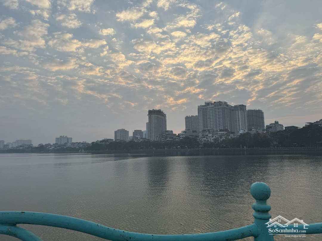 Bán Nhà Mặt Phố Nguyễn Hoàng Tôn, Diện Tích 50M, 5 Tầng Kinh Doanh , Chưa Có Sổ Đỏ