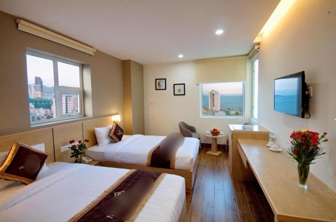 Khách Sạn 20 Tầng, 66 Phòng Khách View Biển,City - Nha Trang (Sát Biển Phạm Văn Đồng)