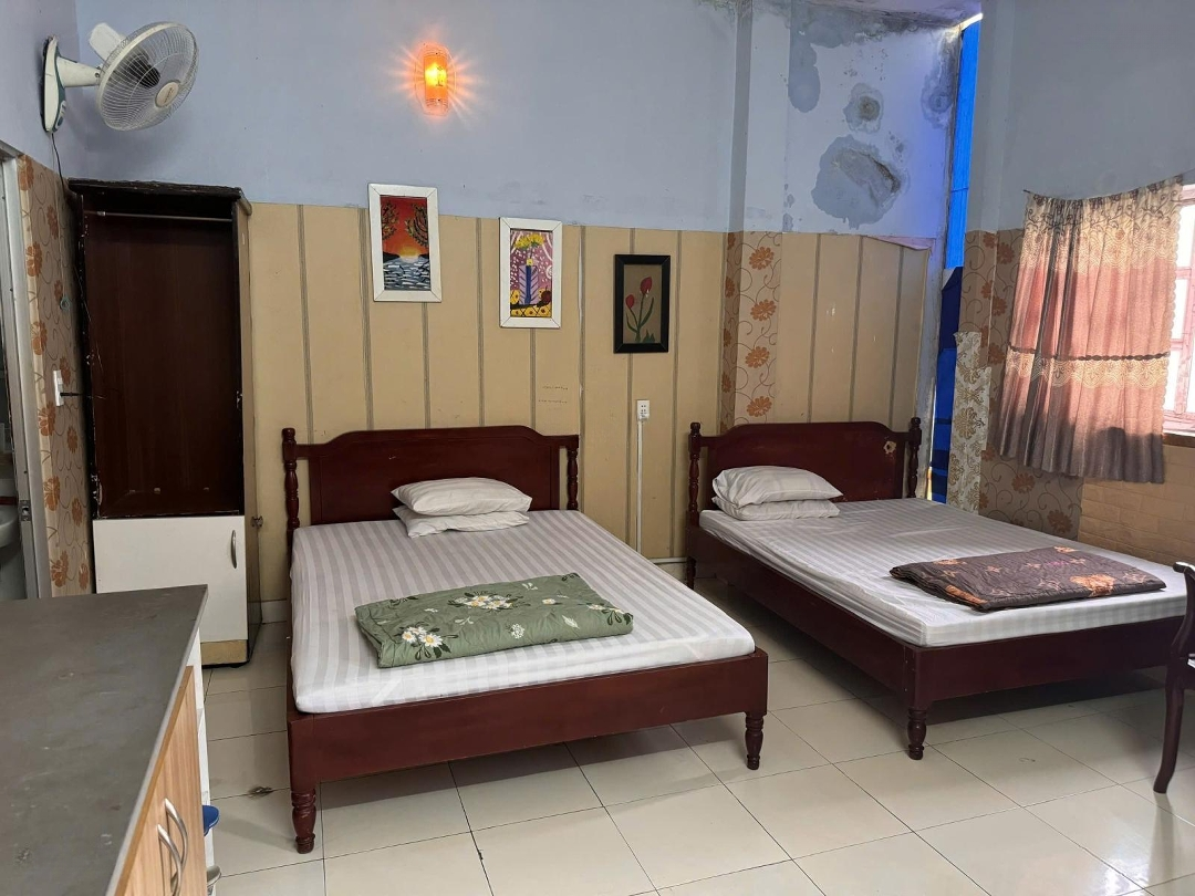 Khách Sạn 5X30 ,Sổ Hoàn Công ,Gần Ngã Tư Vincom 550