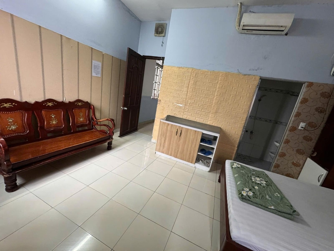 Khách Sạn 5X30 ,Sổ Hoàn Công ,Gần Ngã Tư Vincom 550