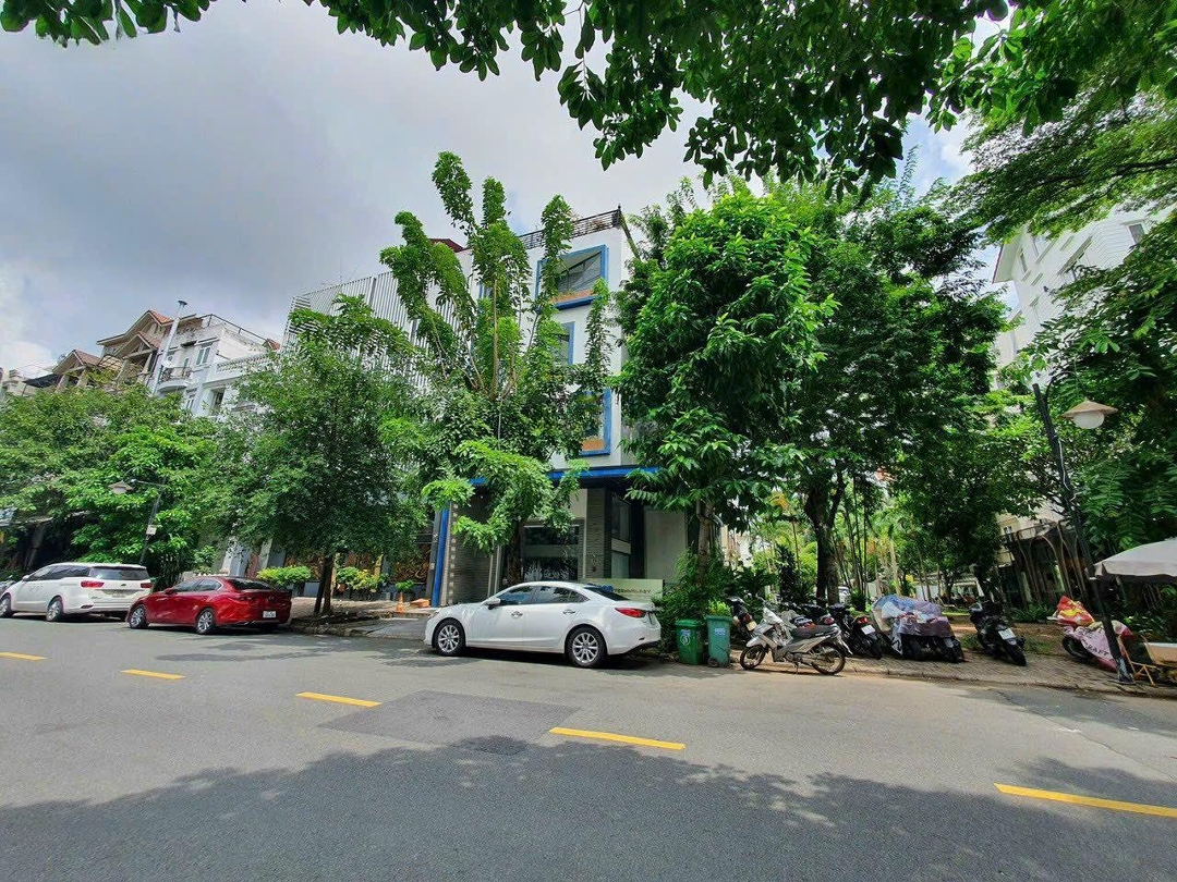Bán Căn Góc Công Viên Đường Lớn Cao Triều Phát - Hưng Gia 3- Phú Mỹ Hưng- Quận 7